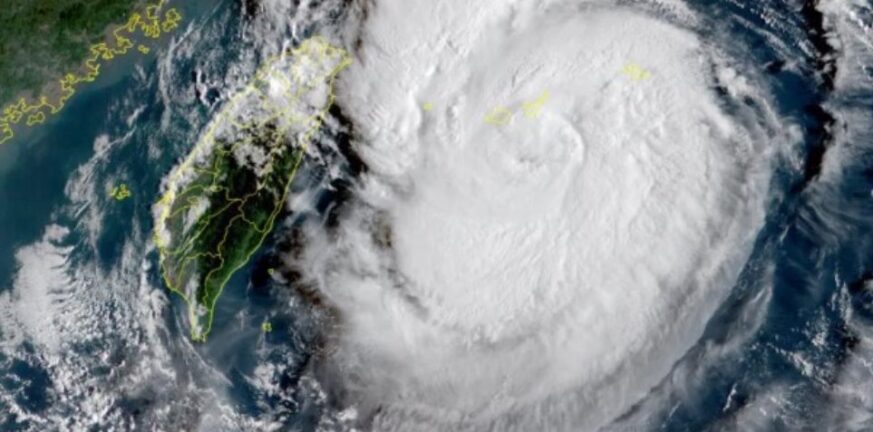 Κίνα: Ακυρώνονται πτήσεις και δρομολόγια τρένων - Συναγερμός για τον τυφώνα Μουίφα - ΒΙΝΤΕΟ