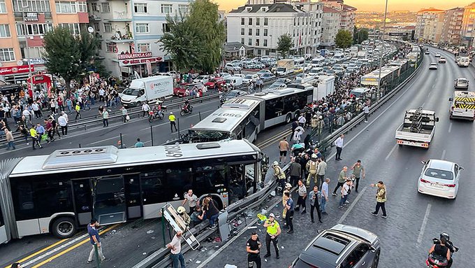 Καραμπόλα 4 λεωφορείων στην Κωνσταντινούπολη - 100 τραυματίες