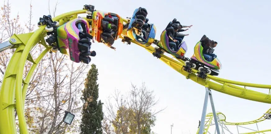 Ατύχημα στο Allou Fun Park: «Δεν εκτροχιάστηκε βαγόνι, ίσως δεν κάθονταν σωστά» - Τι λέει η υπεύθυνη του πάρκου - ΒΙΝΤΕΟ