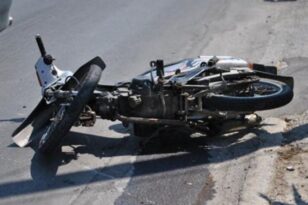 Μύκονος: Νεκρός 22χρονος σε τροχαίο – Έπεσε με το μηχανάκι του σε νταλίκα