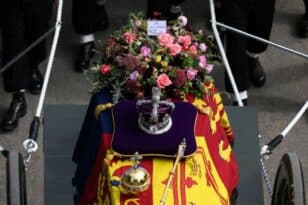 Βασίλισσα Ελισάβετ: Οι συγκινητικές στιγμές και τα απρόοπτα στην κηδεία της