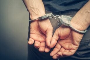 Αθήνα: Μπαγκλαντεσιανός συνελήφθη για βιασμό της ανήλικης κόρης του – Η καταγγελία από τη μητέρα
