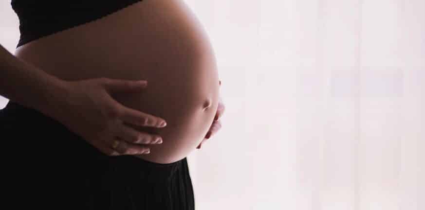 Εγκυμοσύνη και καλοκαίρι: 7 κοινά προβλήματα και πώς να προστατευτείτε