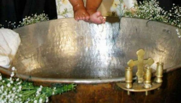 Κόρινθος: Η βάπτιση που μετατράπηκε σε τραγωδία - Πέθανε στο γλέντι ο παππούς του μωρού