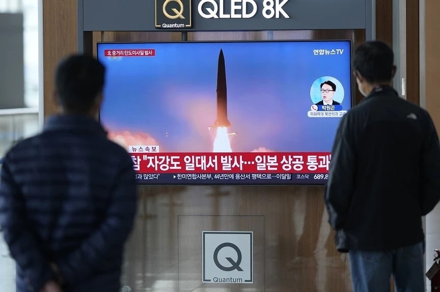 Βόρεια Κορέα: Εκτόξευσε πύραυλο πάνω από την Ιαπωνία – Μήνυμα στους κατοίκους για καταφύγιο ΒΙΝΤΕΟ