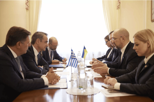 Συνάντηση Μητσοτάκη με τον Ουκρανό ομόλογό του – Στήριξη της Ελλάδας στον αγώνα της Ουκρανίας