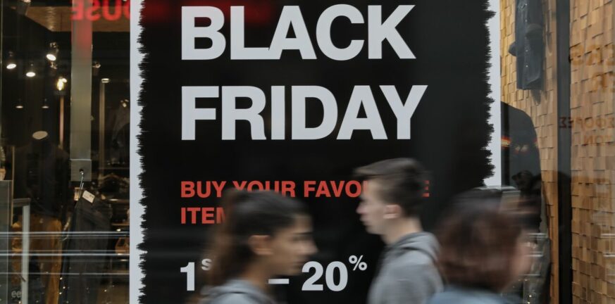 Black Friday 2023 και Cyber Monday: Ποιες Κυριακές θα είναι ανοιχτά τα καταστήματα