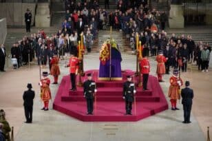 Βρετανία: Νεκρός 18χρονος που φρουρούσε το φέρετρο της βασίλισσας Ελισάβετ - Τι συνέβη