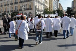 Νοσοκομειακοί Γιατροί Αχαΐας για τα Τέμπη: «Δεν θρηνούν μαζί θύματα και θύτες»