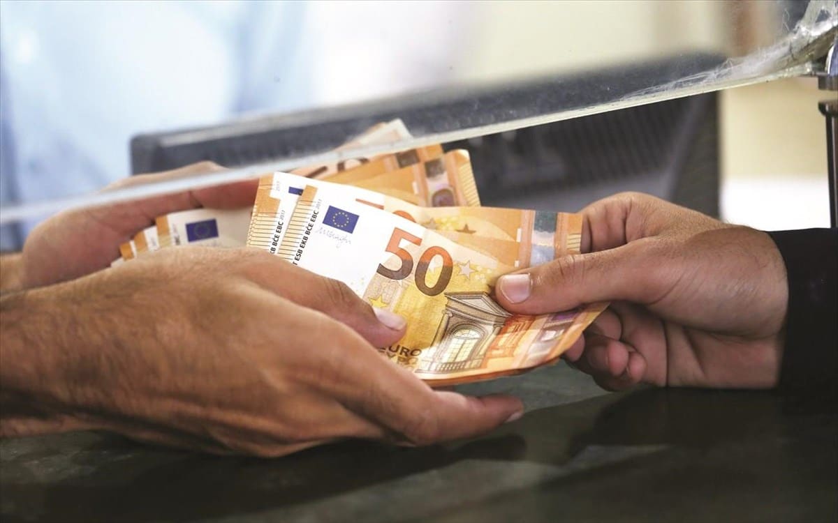 Minimum wage: Increases to 780 euros from today