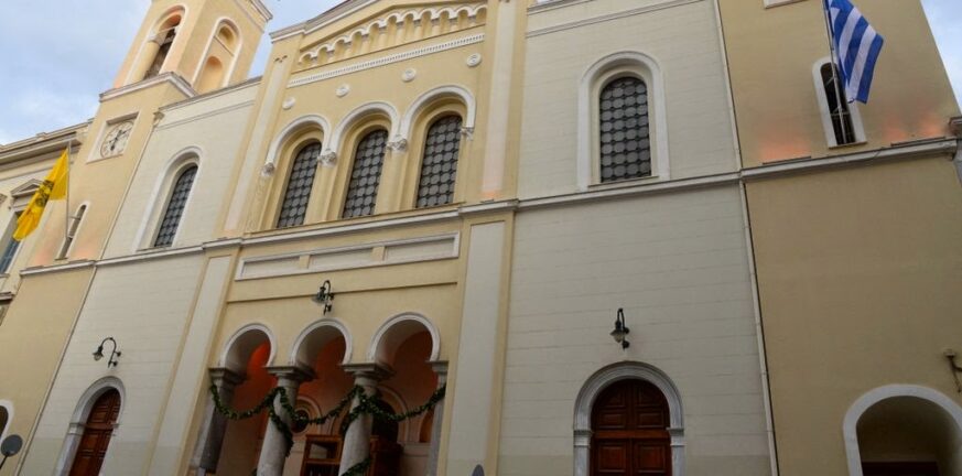 Εισβολή ιερόσυλων στον ναό της Ευαγγελίστριας Πατρών - Τους «έπιασαν» κάμερες