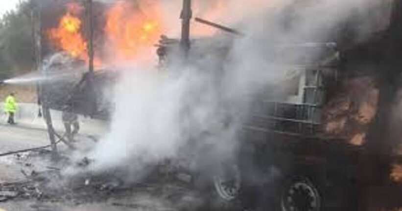 Συναγερμός για φωτιά σε φορτηγό στο δρόμο Σαβάλια - Αμαλιάδα