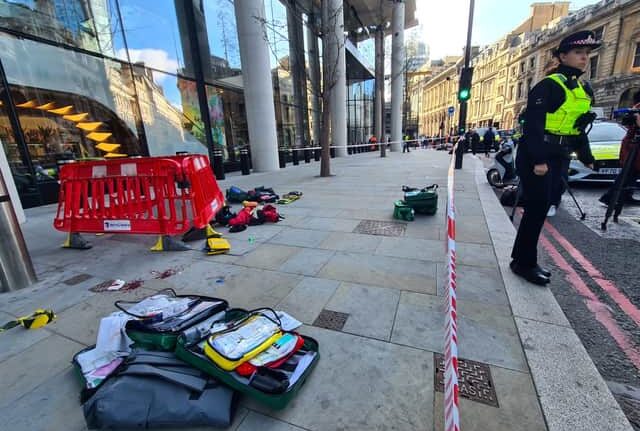 Λονδίνο: Έβγαλε το μαχαίρι στο δρόμο και... χτύπησε στο «ψαχνό»
