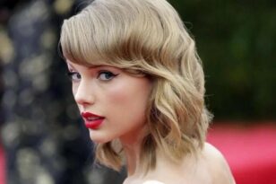 Άσπρο-μαύρο για την Taylor Swift σε πρόσφατη τηλεοπτική της εμφάνιση