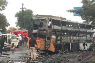 Τραγωδία στην Ινδία: Τουλάχιστον 12 νεκροί από πυρκαγιά σε λεωφορείο