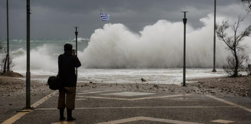 Πυροσβεστική: 158 κλήσεις έλαβε για την κακοκαιρία «Gaia» - Τηλεφωνήματα για προβλήματα και στην Δυτική Ελλάδα