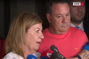 Κολωνός: «Κλαίει και λέει ότι θα αυτοκτονήσει», λέει η δικηγόρος της μητέρας της 12χρονης