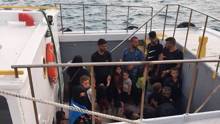 Μεταναστευτικό: Πάνω από 5.000 άτομα έφτασαν εχθές στο νησί της Λαμπεντούζας