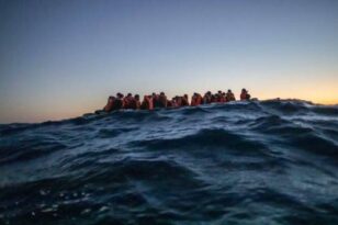 Ιταλία: 650 μετανάστες έφτασαν με ψαροκάικο στην Καλαβρία