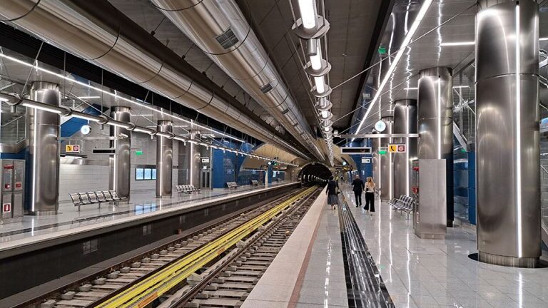 Άλιμος: Πτώση ατόμου στις γραμμές του μετρό - Κλειστοί οι σταθμοί