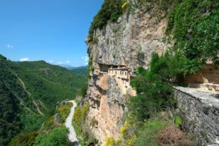 Μονή Κηπίνας: Δέος και θαυμασμός για ένα από τα πιο εντυπωσιακά μοναστήρια της χώρας - ΦΩΤΟ