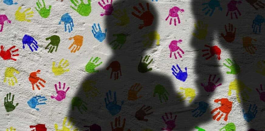 Ορφανοτροφείο εμπλέκεται σε παράνομες υιοθεσίες: «Πήραν το παιδί με ανώνυμες, ψευδείς κατηγορίες»