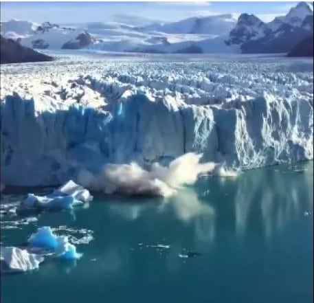 Αργεντινή: Κατάρρευση τεράστιου τμήματος του παγετώνα Περίτο Μορένο – ΒΙΝΤΕΟ