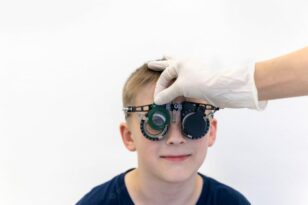 Παιδιά: Γιατί πρέπει να γίνεται ετήσιο τσεκάπ στα μάτια τους