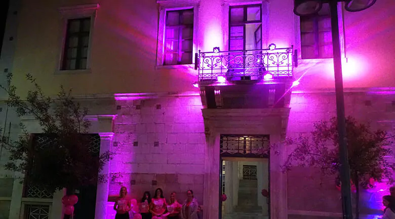 Αίγιο: Το Αρχοντικό Παναγιωτόπουλου φωτίζεται ροζ για την Παγκόσμια εκστρατεία κατά του καρκίνου του μαστού