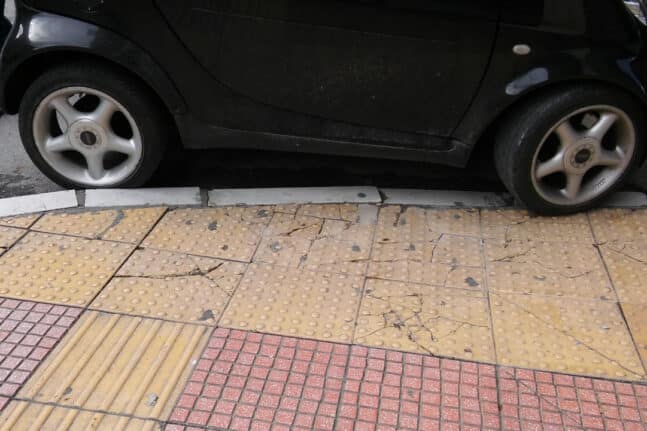 Δυτική Ελλάδα: Παρκάρουμε σε πεζοδρόμια, πλατείες, ράμπες αναπήρων και όπου βρούμε!