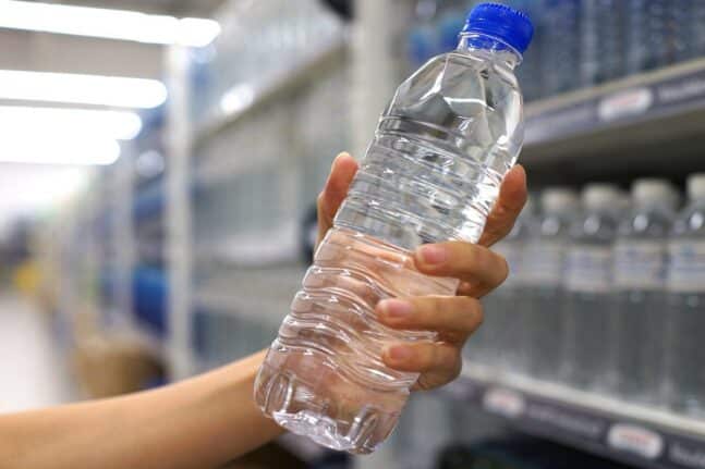 Νερό από πλαστικό μπουκάλι - Γιατί δεν πρέπει να πίνετε