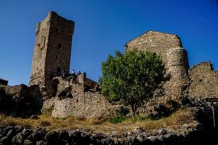Πύργος Μούρτζινου: Το πέτρινο «στολίδι» στην Παλαιά Καρδαμύλη - ΦΩΤΟ