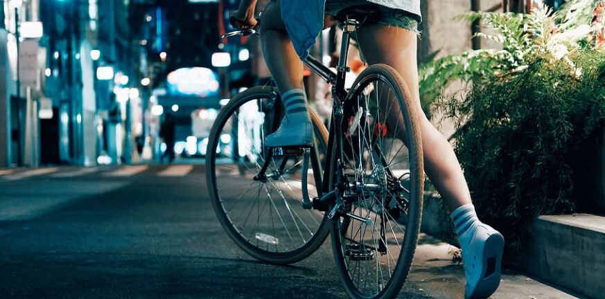 Τύρναβος: Αυτοκίνητο παρέσυρε 19χρονη με ποδήλατο