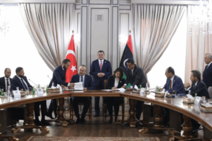 Τουρκία: Ο Τσαβούσογλου υπέγραψε «συμφωνία για τους υδρογονάνθρακες» στη Λιβύη