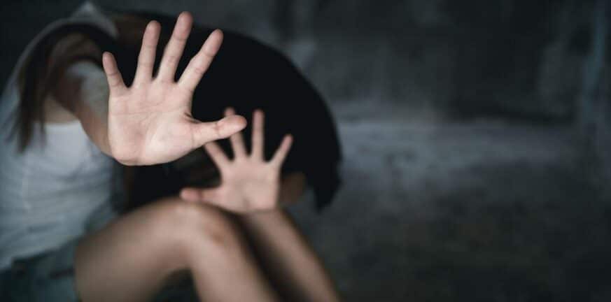 Φρίκη στη Λακωνία: Η 13χρονη που γέννησε το παιδί του βιαστή της και… οι συγγενικοί τους δεσμοί!