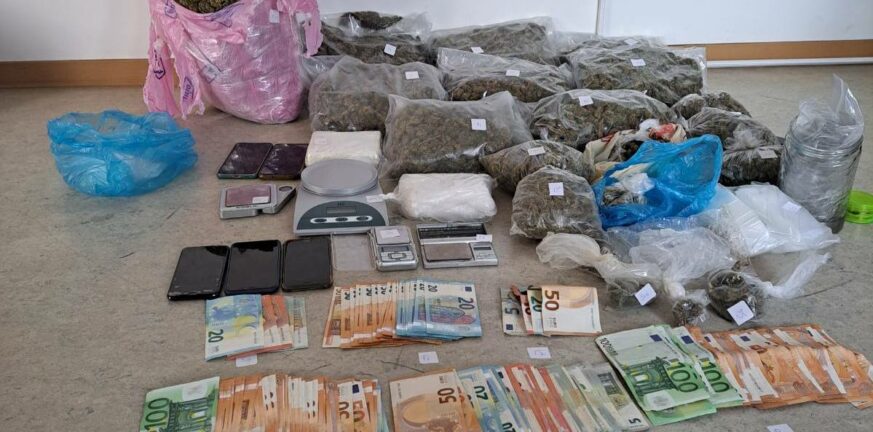Εξαρθρώθηκε κύκλωμα διακίνησης ναρκωτικών - Τα πουλούσαν σε Αθήνα, Ναύπλιο και Σαντορίνη
