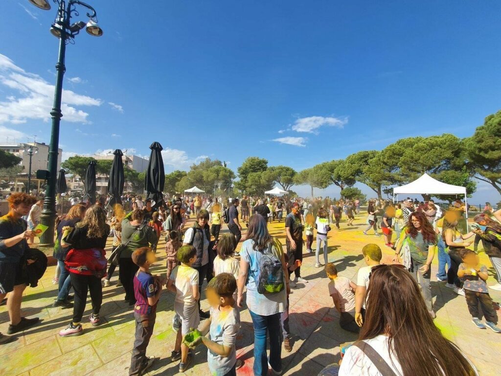 Αίγιο: Κέφι και διασκέδαση στο πρώτο Φεστιβάλ Χρωμάτων - Επόμενος σταθμός η Πάτρα