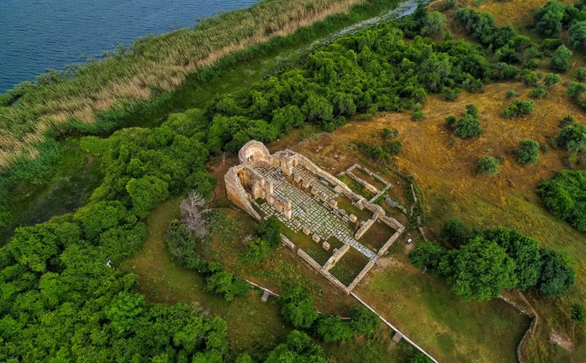 Άγιος Αχίλλειος: Το μικροσκοπικό νησί μέσα στη Μικρή Πρέσπα - ΦΩΤΟ