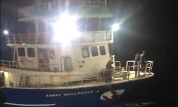 Τουρκικό αλιευτικό έπεσε σε νάρκη - Τι συνέβη