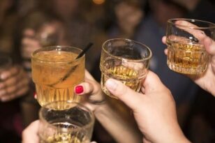 Ποια είναι η πόλη της Ελλάδος με τους περισσότερους μεθυσμένους την Πρωτοχρονιά - Πού πήρε «φωτιά» το ΕΚΑΒ