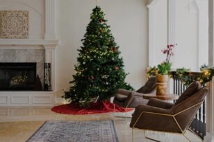 Χριστουγεννιάτικο δέντρο: Πώς να επιλέξεις τους σωστούς χρωματικούς συνδυασμούς (video)