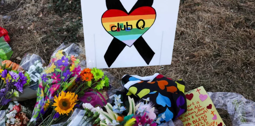 ΗΠΑ: Πέντε νεκροί από επίθεση ενόπλου σε νυχτερινό κέντρο της ΛΟΑΤΚΙ κοινότητας στο Κολοράντο ΒΙΝΤΕΟ