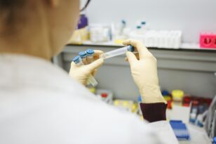 Βασιλακόπουλος για κορονοϊό: «Φέτος δεν θα υπάρξει καινούργιο εμβόλιο»