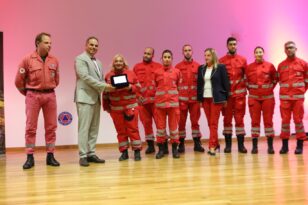 Τιμή στους εθελοντές από τον Δήμο Αιγιαλείας και την Πυροσβεστική Αιγίου - ΦΩΤΟ