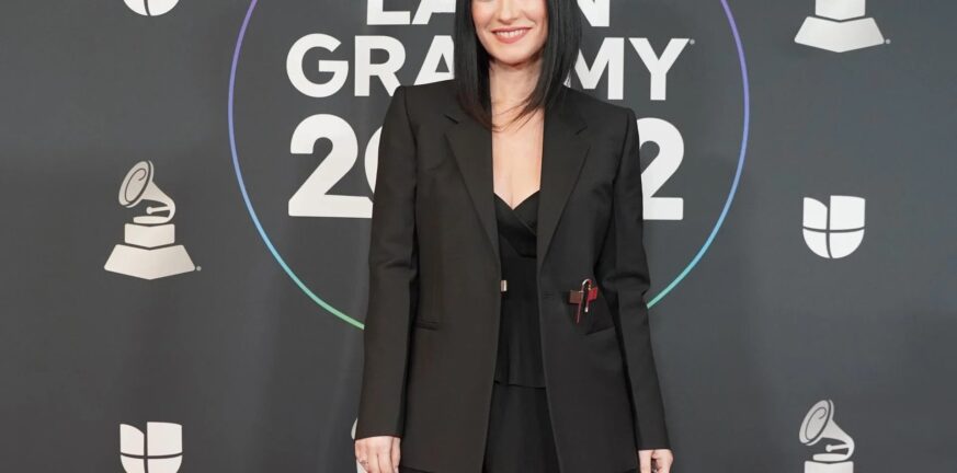 Η Laura Pausini με Givenchy στα Grammy Awards - ΦΩΤΟ
