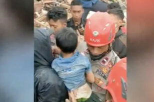 «Θαύμα» στην Ινδονησία: 5χρονος ήταν θαμμένος στα χαλάσματα για δύο μέρες μετά τον σεισμό