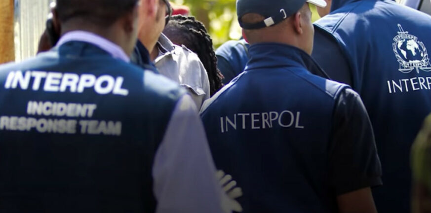 Τεράστια επιχείρηση της Ιντερπόλ: Πραγματοποιήθηκαν περίπου 100 συλλήψεις και κατασχέθηκαν 2 εκατ. ευρώ