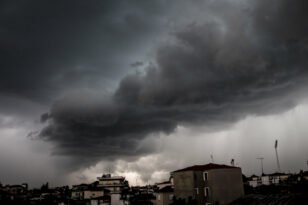 Κακοκαιρία «ILINA»: Οδηγίες από την Πολιτική Προστασία για να προστατευτούμε από τις καταιγίδες
