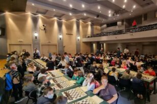 Αγρίνιο: Πάνω από 150 μαθητές μπροστά στη σκακιέρα