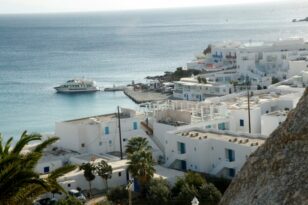 Μύκονος: Ζήτησαν από τουρίστα 711 ευρώ για τέσσερα ποτά και μια μερίδα θαλασσινά – «Είστε κλέφτες»